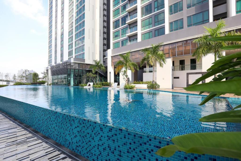 Elegant Homes 9Pax 5Bed Sunway Pyramid-Lagoon 2 Car Park Петалинг-Джая Экстерьер фото