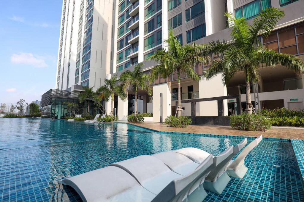Elegant Homes 9Pax 5Bed Sunway Pyramid-Lagoon 2 Car Park Петалинг-Джая Экстерьер фото